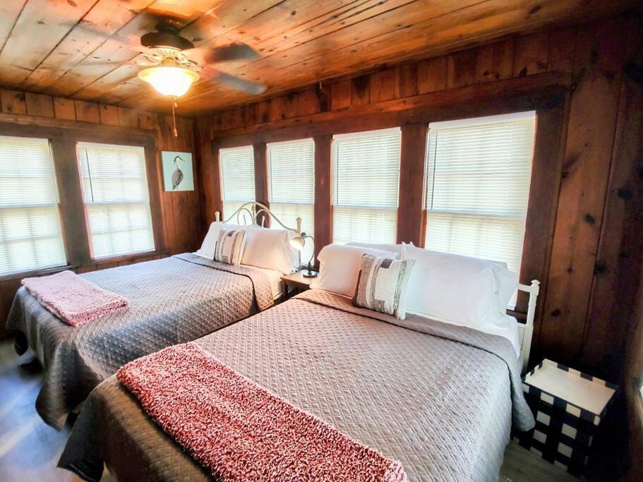 הוט ספרינגס #09 - Large Lakeview One Bedroom- Pet Friendly מראה חיצוני תמונה