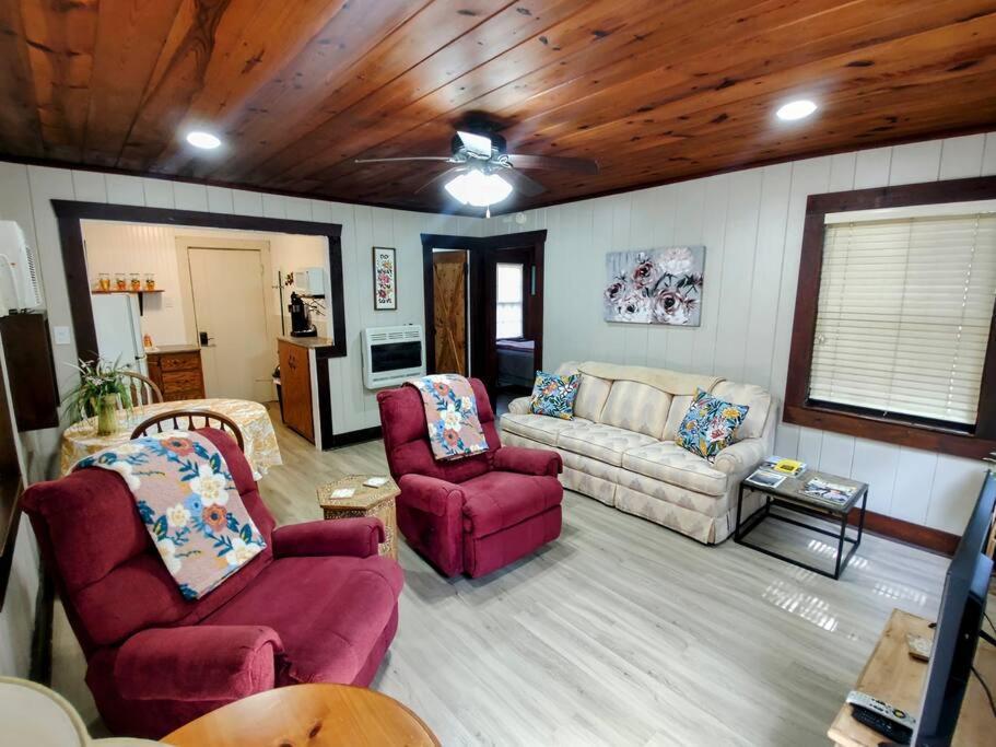 הוט ספרינגס #09 - Large Lakeview One Bedroom- Pet Friendly מראה חיצוני תמונה