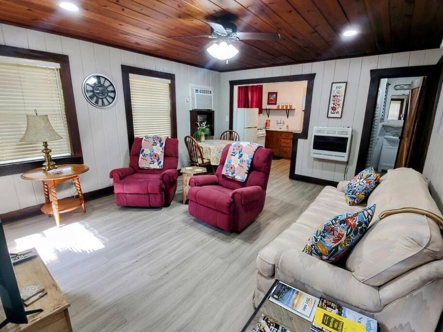הוט ספרינגס #09 - Large Lakeview One Bedroom- Pet Friendly מראה חיצוני תמונה
